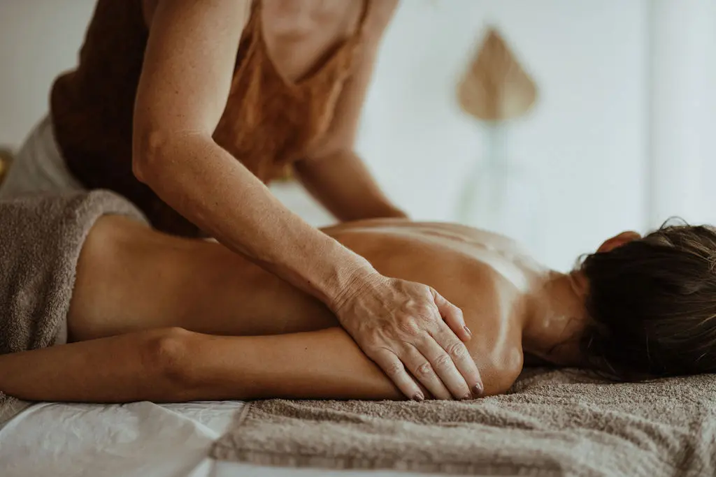 massage abhyanga